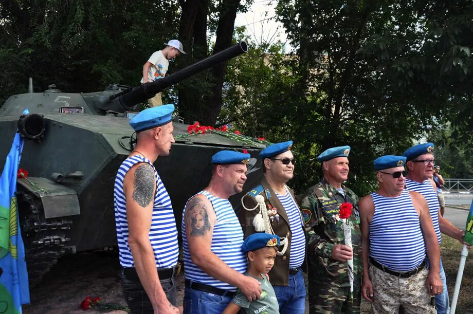 Связистам голубые береты. Глеба голубые береты. Виа голубые береты. Ансамбль голубые береты. Глеба голубые береты.