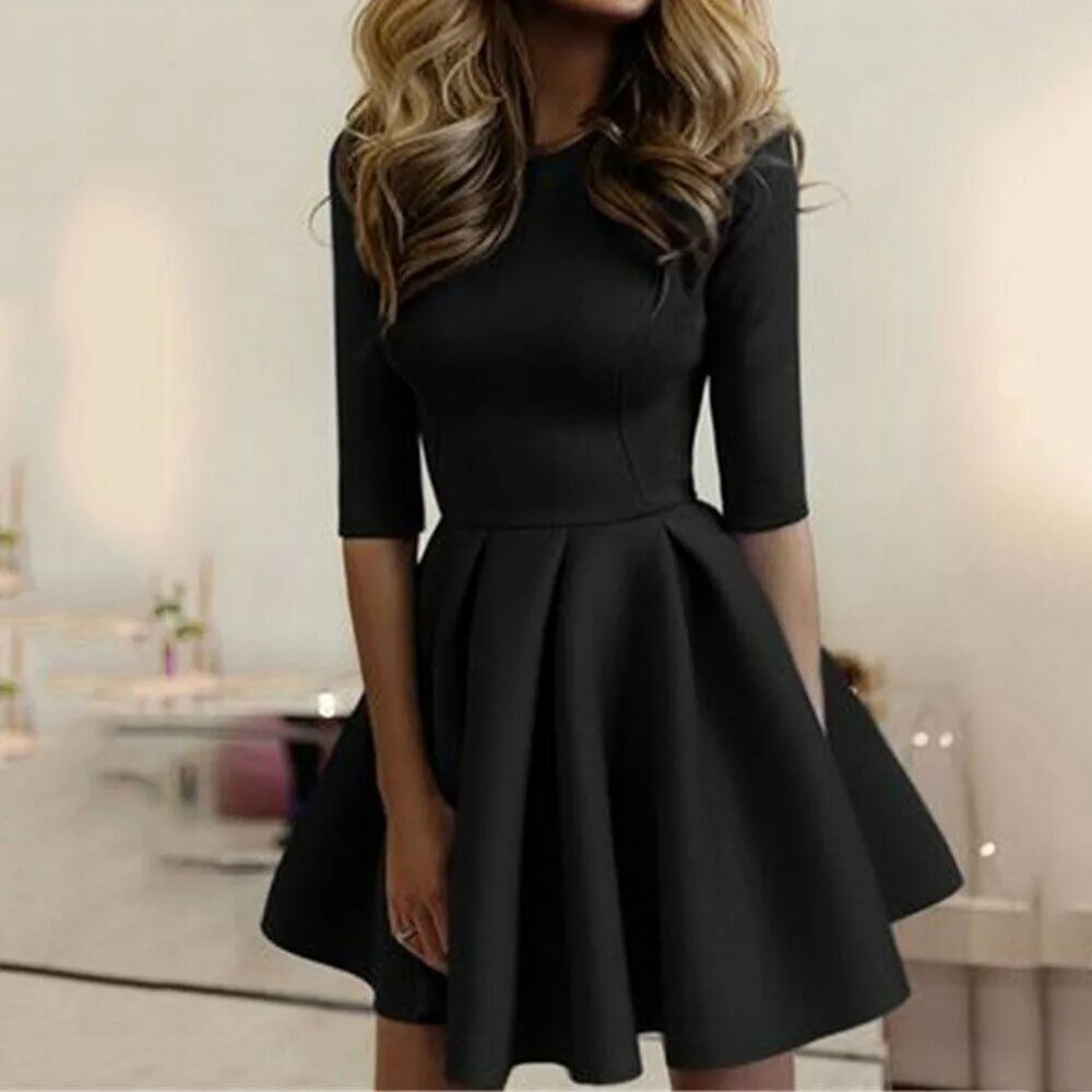 Платье с приталенной юбкой. Платье черное. Стильное платье. Красивые стильные платья. Короткое платье.