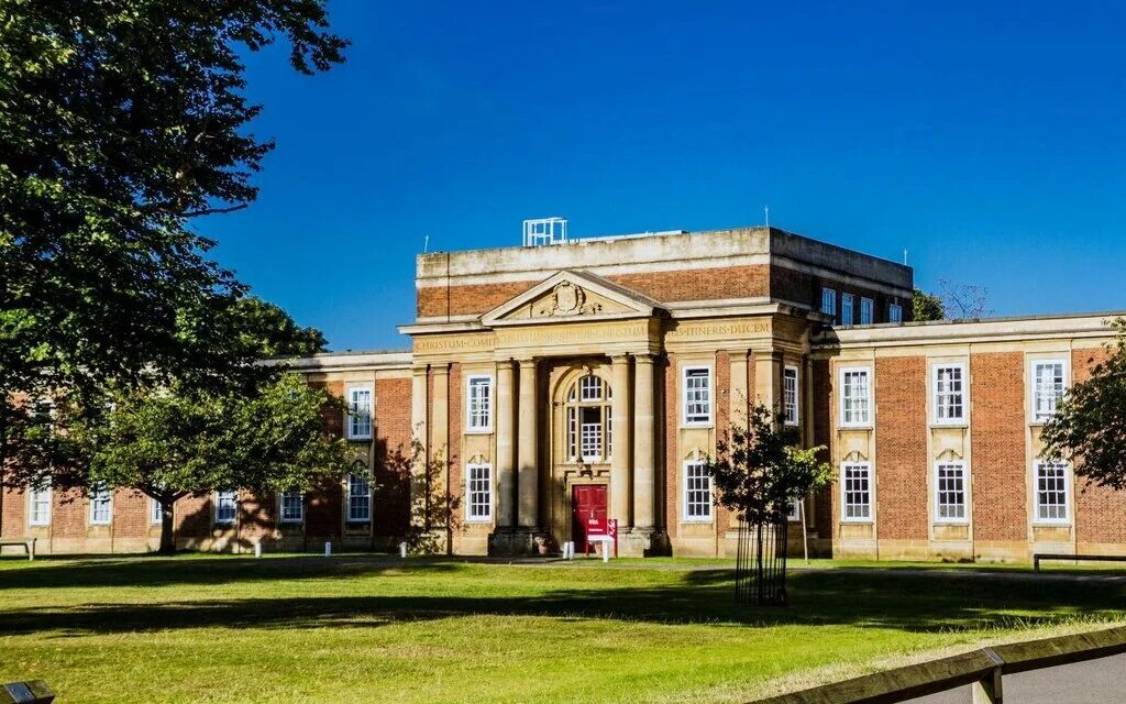 Роял рассел. Royal russell school. Роял рассел. Royal russell school. Роял рассел.