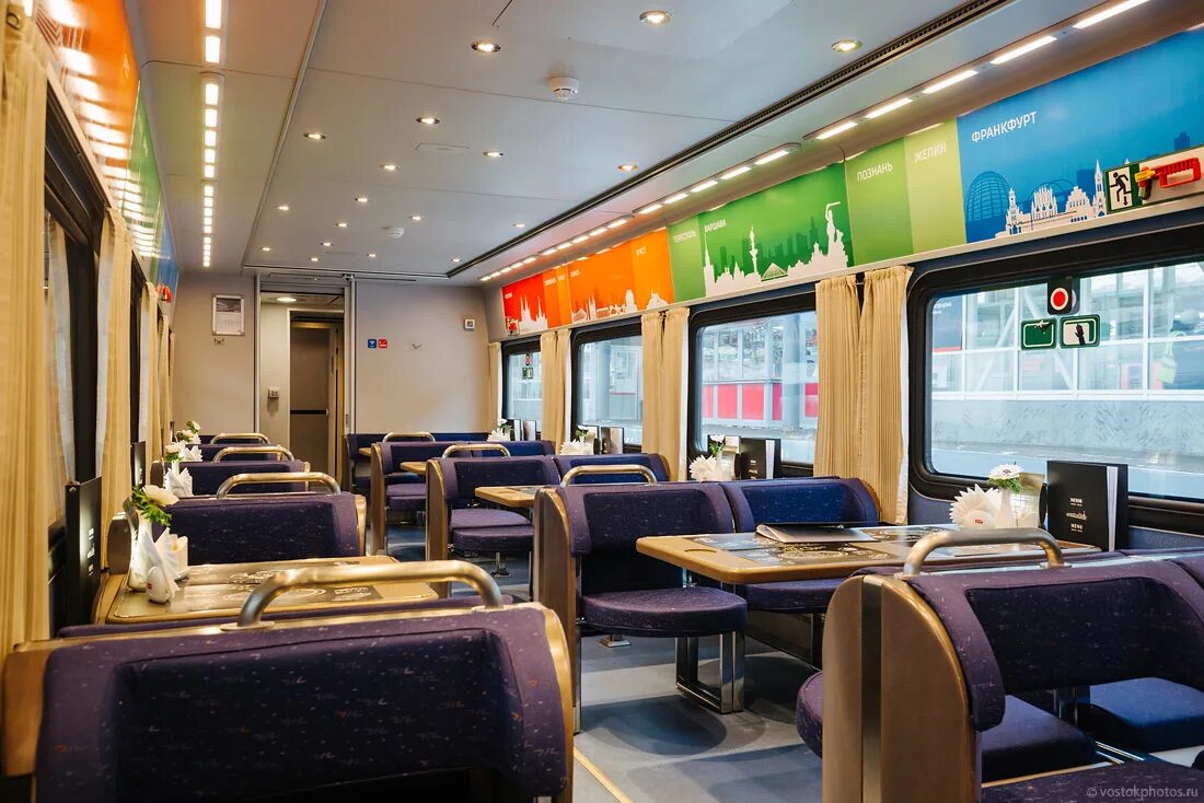 Москва берлин лететь. Поезд стриж вагон ресторан. стриж вагон ресторан. купейный вагон стриж берлин. поезд стриж вагон ресторан ржд.