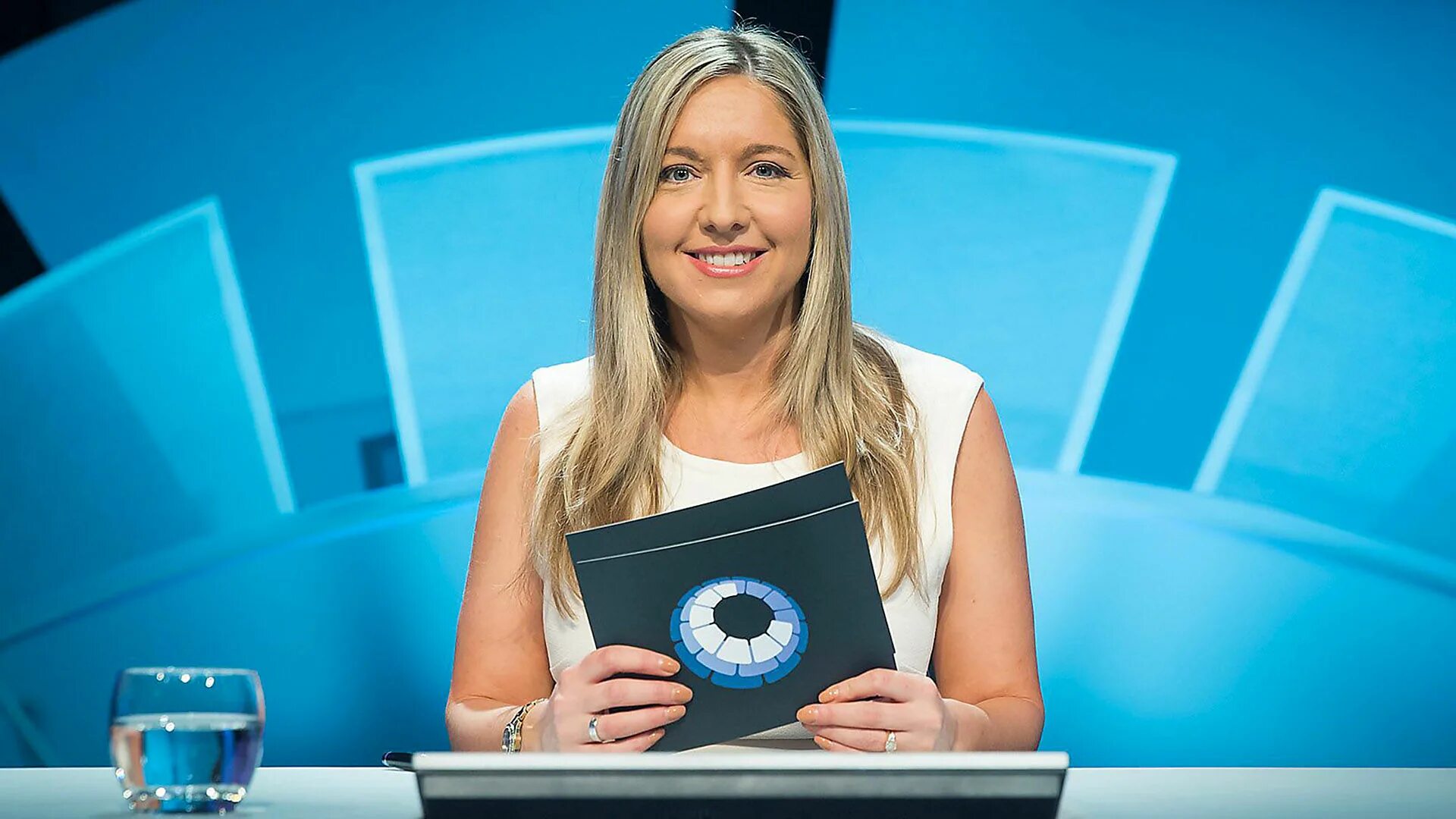 Connect series. Victoria Coren Mitchell. Only connect. Only connect телепередача.