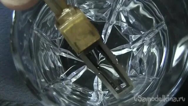 Вода насыщенная серебром. Ионатор серебра ЛК-27. Серебряная пластина ионатор для воды. Серебряная вода как сделать в домашних условиях. Серебряная пластина 13х12 ионатор для воды.
