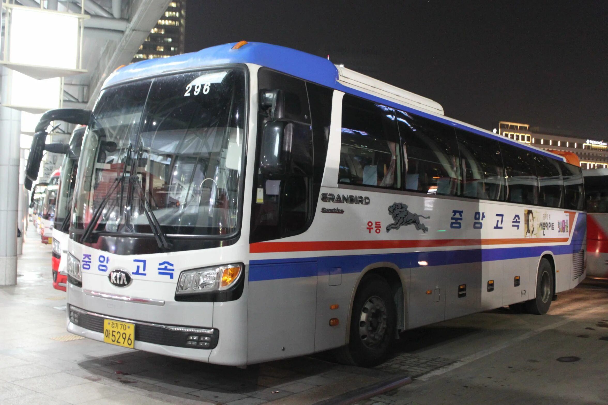 Korean bus