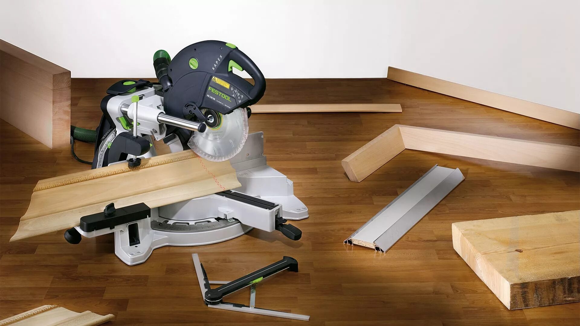 Работа торцовочной пилой. Festool KAPEX 120. Festool KAPEX KS 60. Торцовочная пила Фестул.