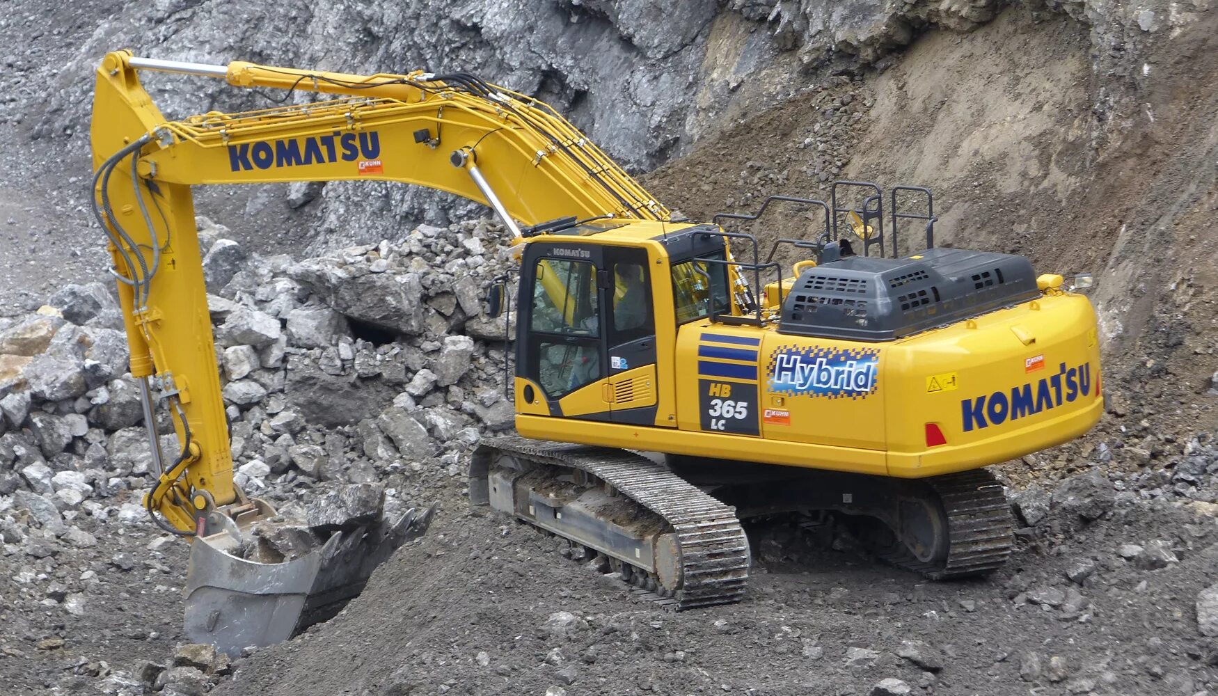 Экскаваторы комацу характеристики. Экскаватор Коматсу 300. Komatsu 1250. Komatsu pc1250. Экскаватор Коматсу 400.