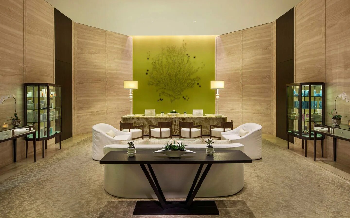 Клуб fontainebleau майами. Miami spa. Айкон дом майами спа. Гостиница у вод майами. The palms hotel 4*.