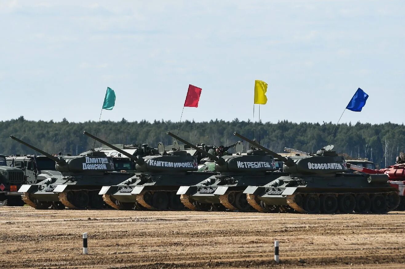 Армейские международные. Алабино Международный танковый биатлон. Биатлон армия 2021 танковый. Военный полигон Алабино. Армия-2020 танковый биатлон.