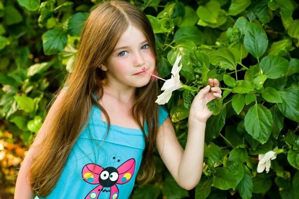 Фотосессия подружек на природе. Артмоделингстудиос бианка. Девочка блондинка 8 лет. Милая девочка. Литтл свит.