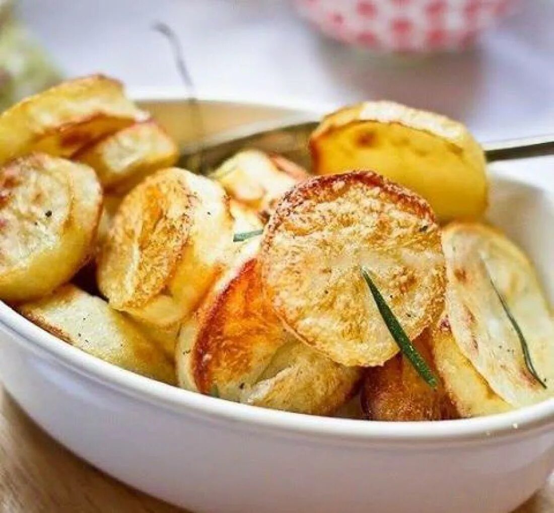 Картошка на оливковом масле. Джейми Оливер картошка. Джейми Оливер печеная картошка. Запеченный картофель. Печеный картофель.