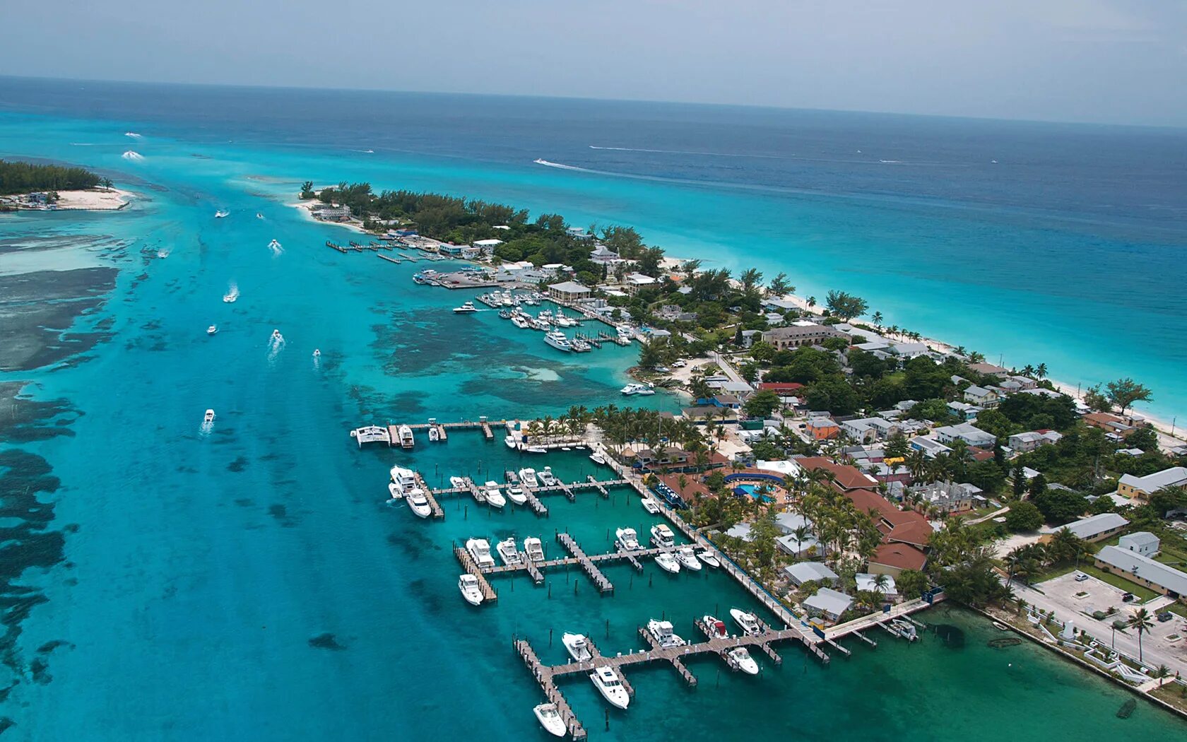 Bahamas islands. Бимини (Багамские острова). Багамы остров Бимини. Багамы остров Тауэр Бэй. Город Нассау Багамские острова.