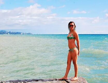 Onamning uyda ovoraligi haqidagi porno videoni tomosha qiling