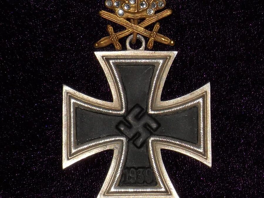 Рыцарский крест железного Креста с дубовыми листьями. Немецкий крест Балкенкройц. Фашистский Железный крест. Немецкий крест символ вермахта.