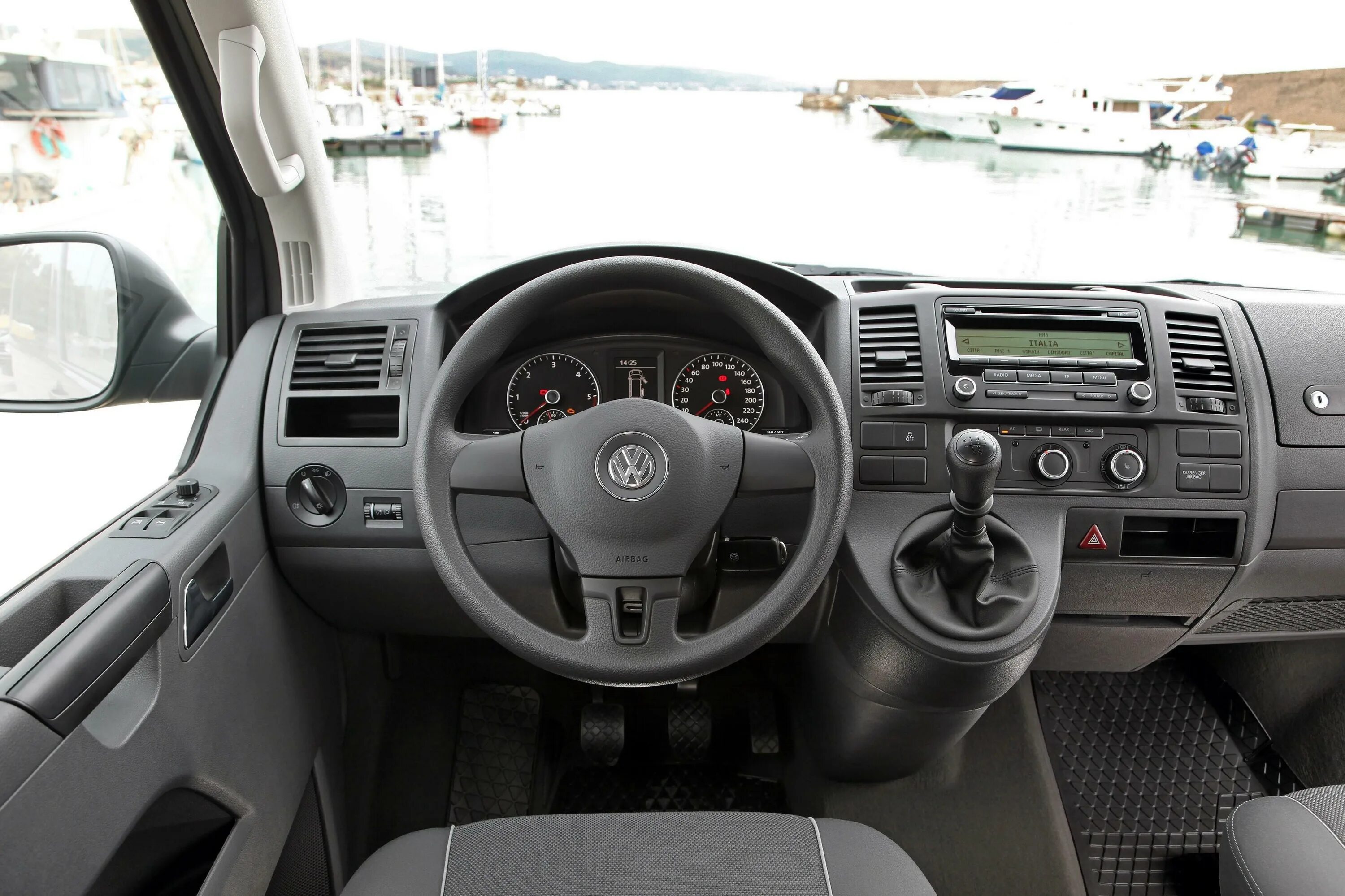 Фольксваген т5 2009. Торпеда VW t5 Multivan. Фольксваген Мультивен т5 Торпедо. Панель Фольксваген Мультивен т5. Торпеда Фольксваген Мультивен т5.