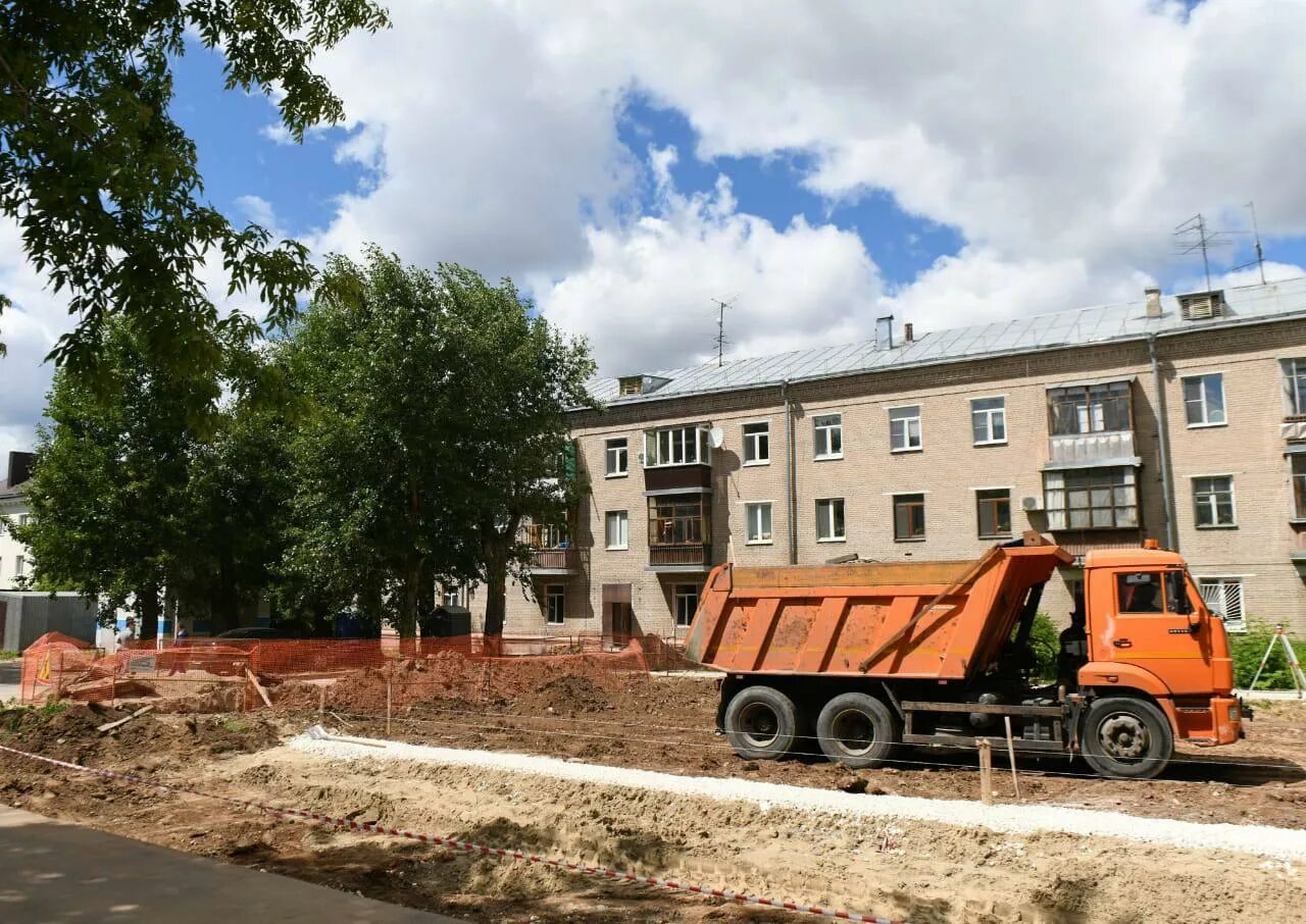 Ремонт дворов казань. Программа наш двор казань. Ремонт дворов. Наш двор республика татарстан. Благоустройство дворов казань.