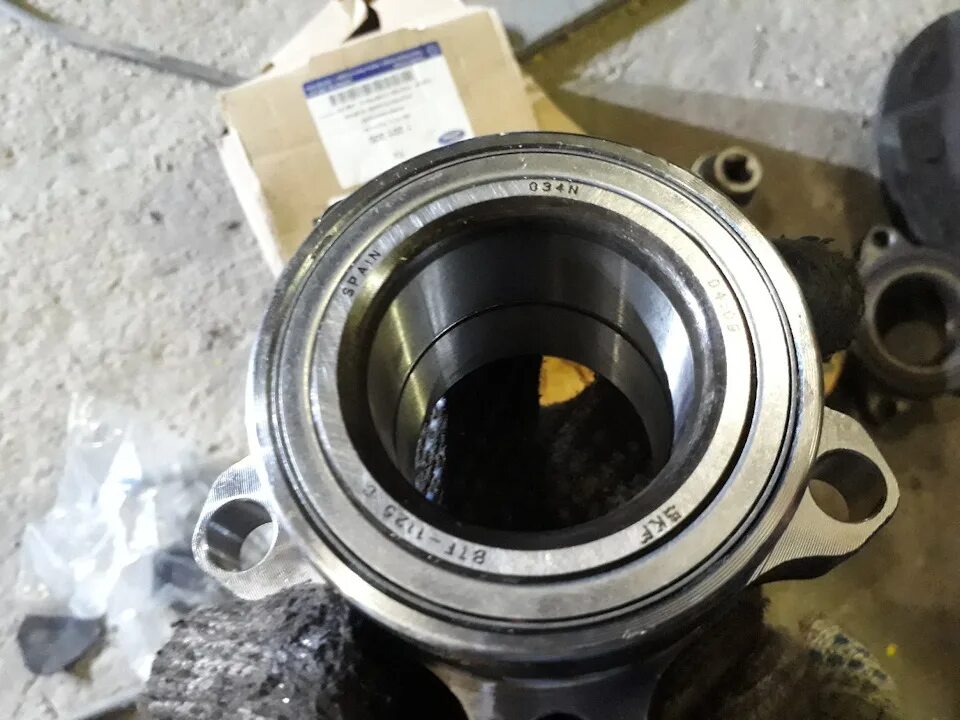 Ступичный подшипник форд транзит. Ступичный подшипник задний форд транзит коннект. Ступичный подшипник форд транзит. Ступичный подшипник форд транзит. Передняя ступица форд транзит 2008.