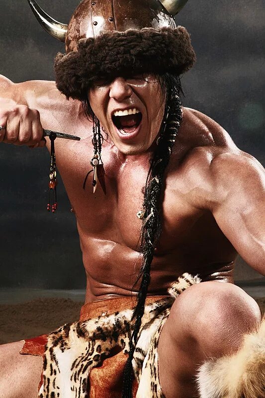 Стриптизер конор. Тарзан глушко шоу. Александр алексеев конан. Конан варвар костюм. Александр алексеев конан.