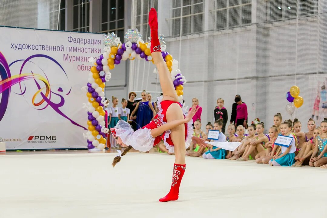 соревнования возрождение по художественной гимнастике. художественная гимнастика россия. гимнастка лиза дудина. первенство сзфо по художественной гимнастике мурманск. показательные выступления по художественной гимнастике 2022.
