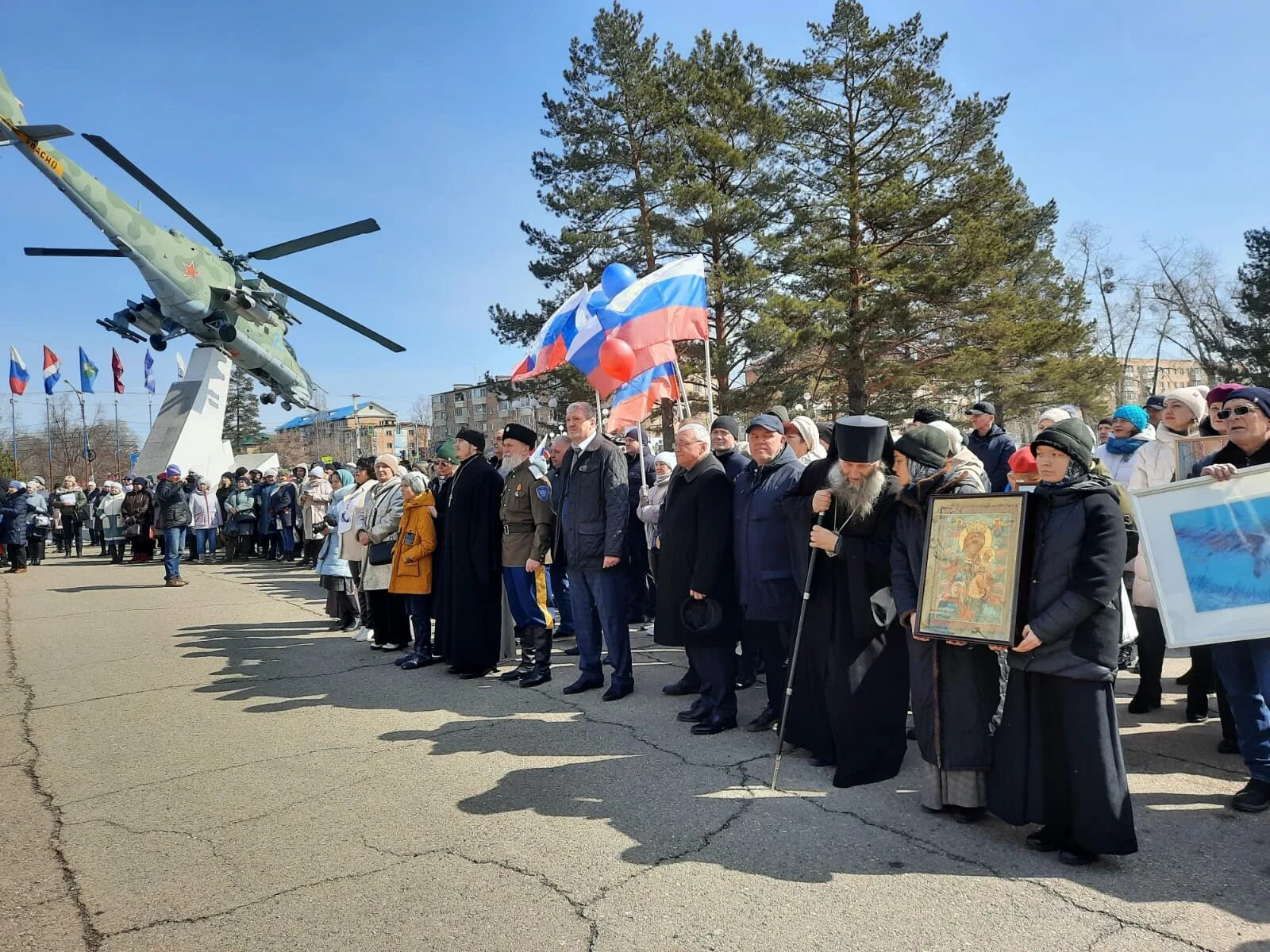 Когда вошли в крым 2014 году. День присоединения Крыма к России 2022. Крым 2014. Крым Россия 2014. Восстание Крыма с Россией.