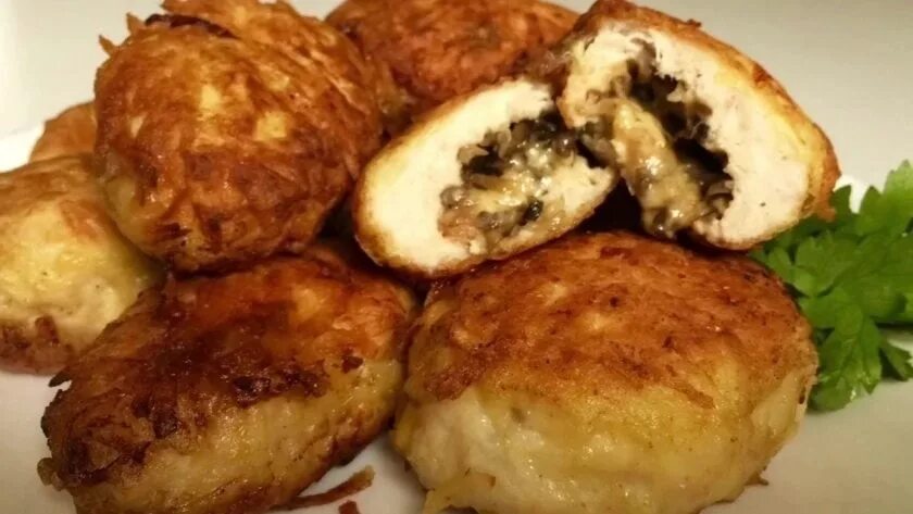 Котлеты с сыром. Зразы из картофеля. Зразы мясные. Зразы с начинкой в духовке. Начинку в мясные биточки.