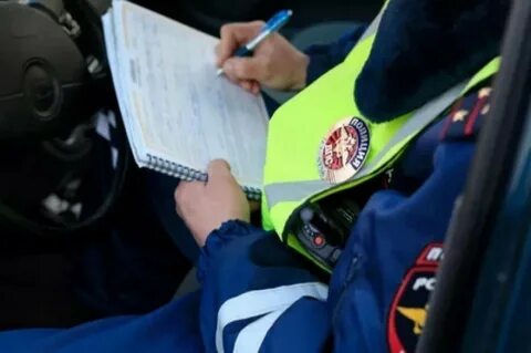 Должностными лицами выписывающими штрафы