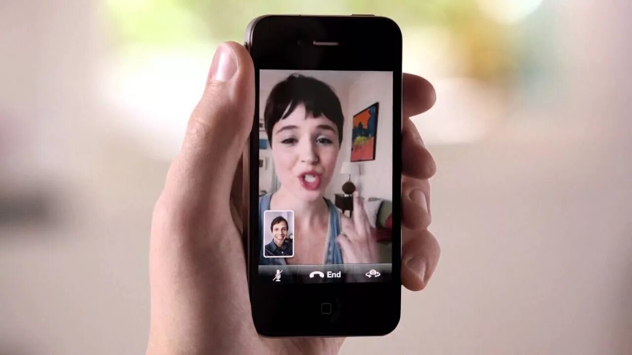 Iphone 4 FACETIME. Видеозвонок iphone. Реклама айфон 4. Видеовызов айфон.