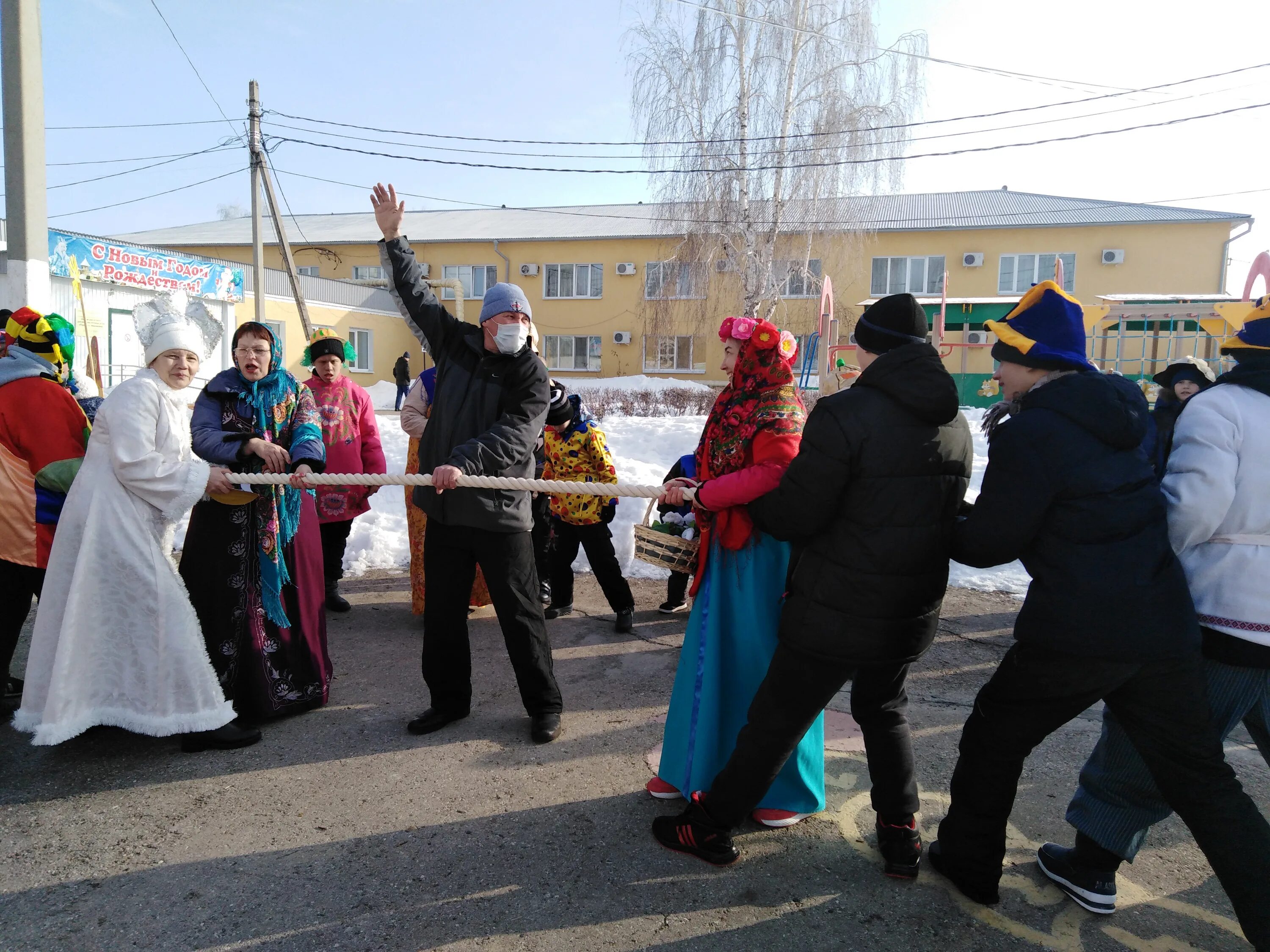 Заринск развлечения. Масленица в селе. Масленица заринск. Праздники в марте. Масленица карпинск.