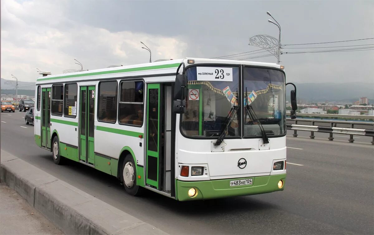 Автобус красноярск октябрьский. 27 автобус красноярск фото. Автобус 34 красноярск. Паз-320412 (с 654 нв). Маз 206 красноярск.