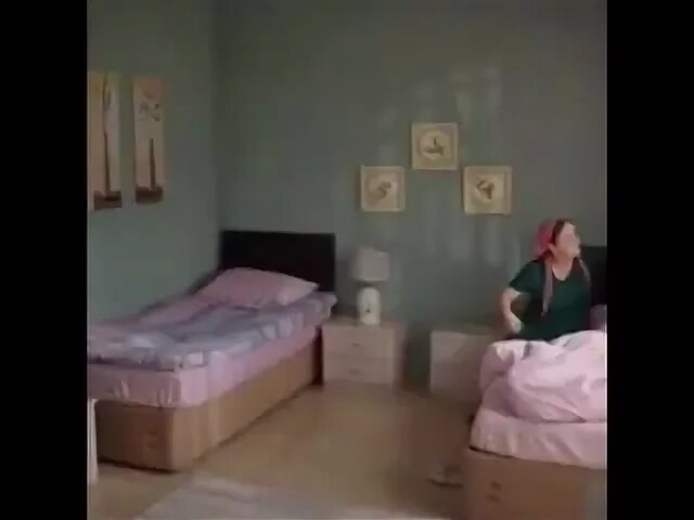 Дорогой разбуди сына. Мама разбудила сына видео. Мама уснула. Бологое комната отдыха на вокзале. Жд вокзал бологое комната отдыха.