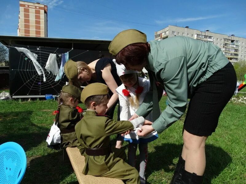 Медицинская помощь зарница. Зарница в детском саду на улице. Военно патриотическая игра Зарница в детском саду. Зарница (игра). Военно-патриотическая игра в ДОУ.