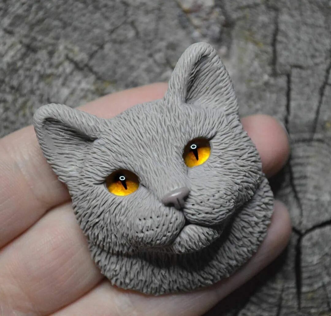 Котик из глины лепка. Котик из глины. Лепка из глины кот. Глиняные коты. Авторская глиняная игрушка.