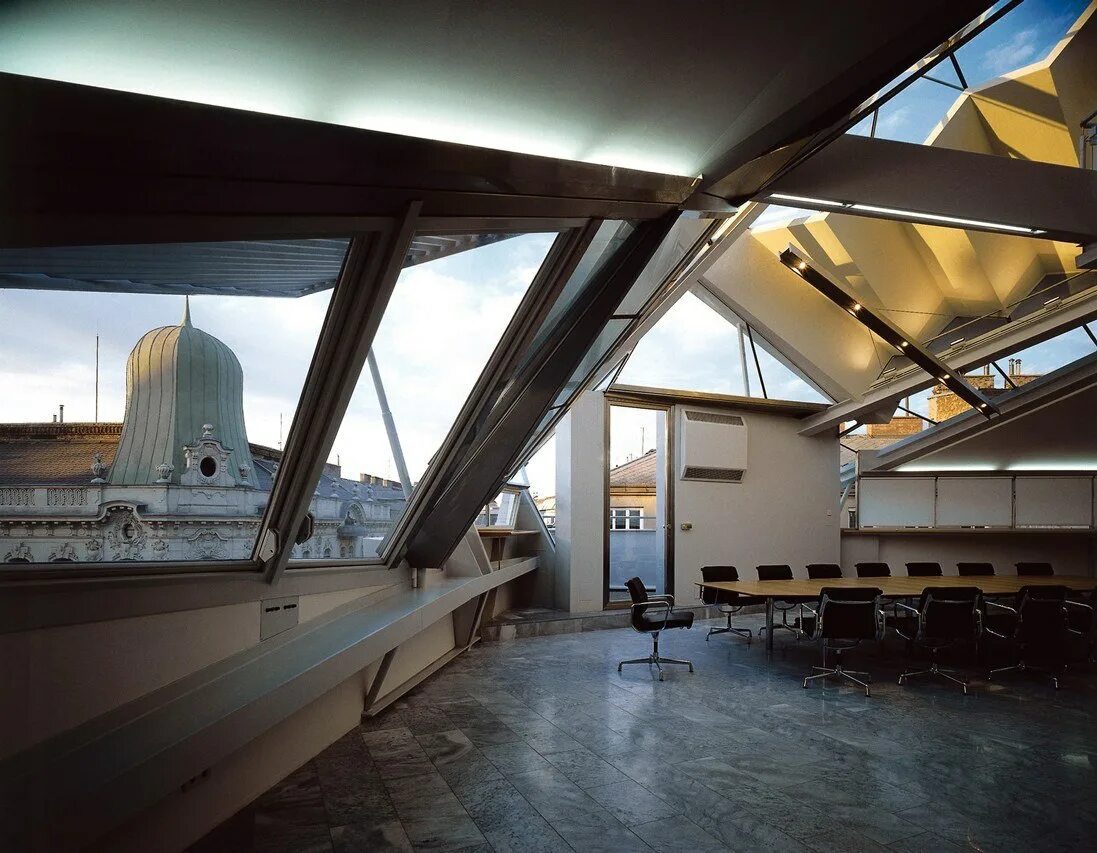 Эксплуатируемая крыша 16v2. Эксплуатируемая кровля. Плоская крыша с террасой. Помещение на крыше здания. Дом на крыше дома.