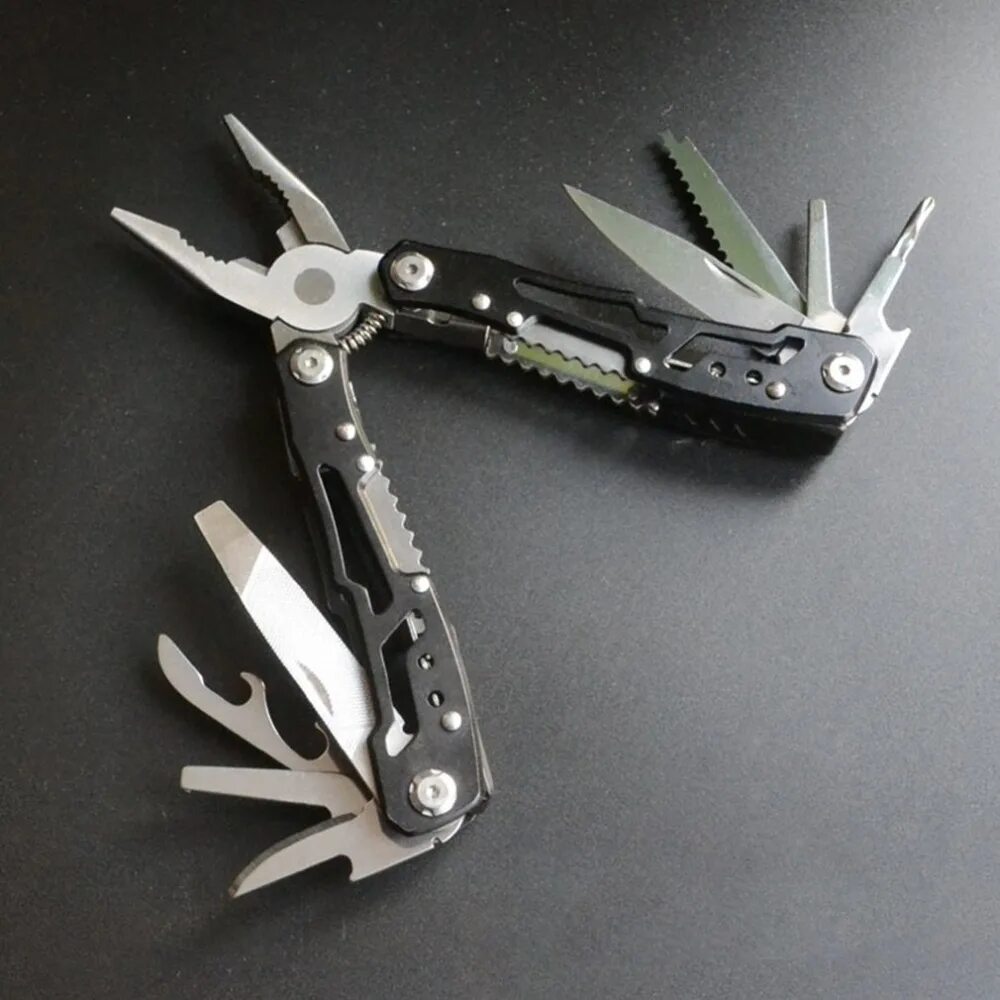 Многофункциональный инструмент мультитул. Мультиинструмент 1. Мультитул практика "эксперт" (774-351). Многофункциональные плоскогубцы. Нож пассатижи отвертка.