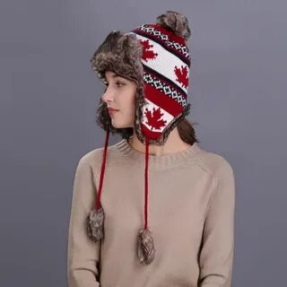 Ушанка с помпоном