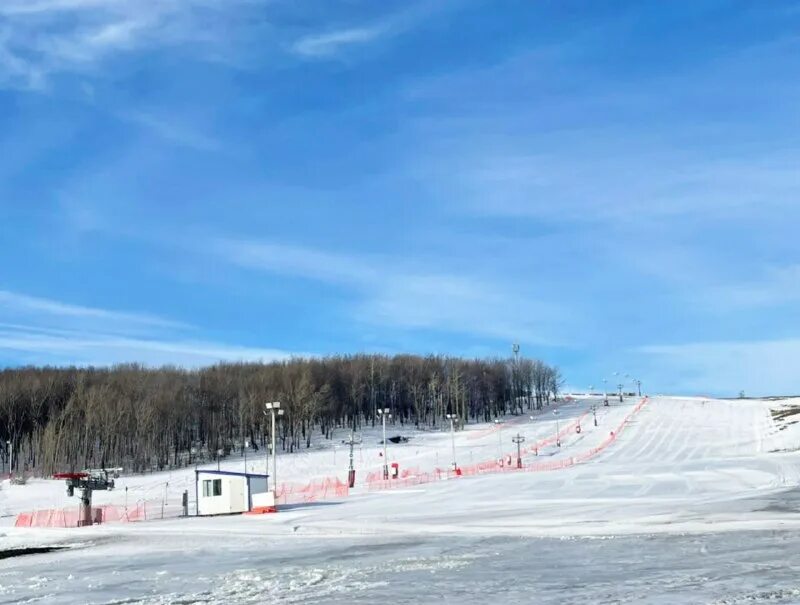 Склон сегодня. Горнолыжка сок самара. Красная поляна сочи 2022 год. Стамбул памуккале. Красная глинка горнолыжный комплекс.