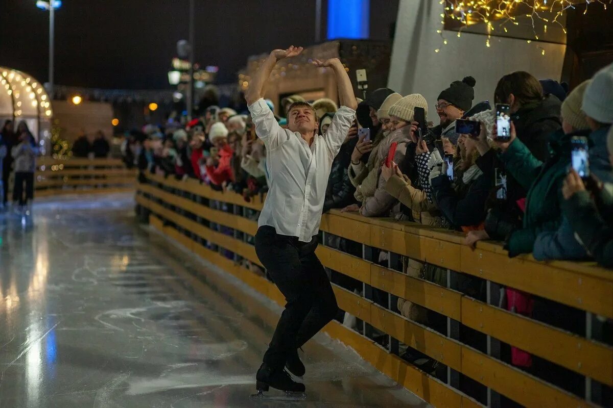 Самый большой каток в мире. Каток на крестовском острове 2023. Каток у зенит арены в санкт петербурге. Зимний каток. Каток.