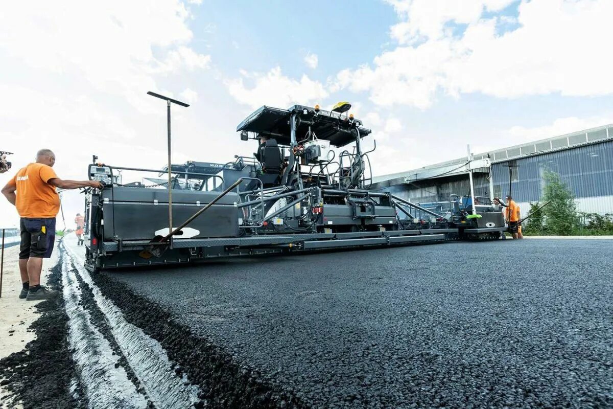 Дефлектор асфальтоукладчика вольво. Укладчик вольво 7820 система нивелирования. Укладчик вольво 7820 система нивелирования. Укладка асфальтоукладчиком. Укладчик вольво 5820.