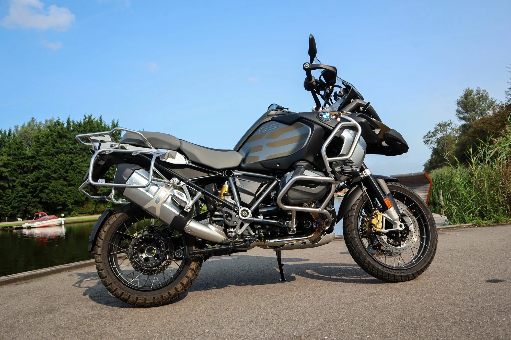 1250 adventure. BMW r1250gs Adventure. BMW GS 1250. БМВ ГС 1250 адвенчер. BMW GS 1250 Adventure 2021.