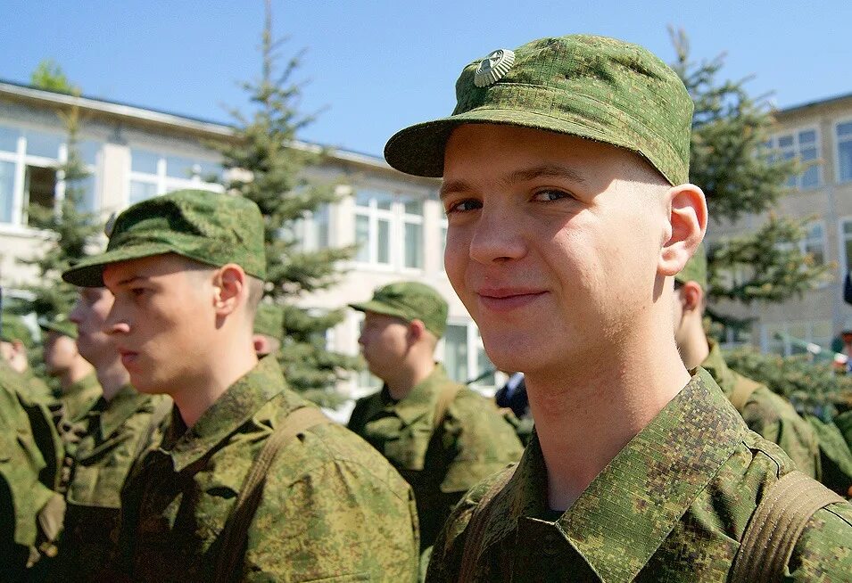 Военная кафедра в вузах. Девушки курсанты академии можайского. Военный университет минобороны рф курсанты. Военнослужащие россии. Служба в армии россии.