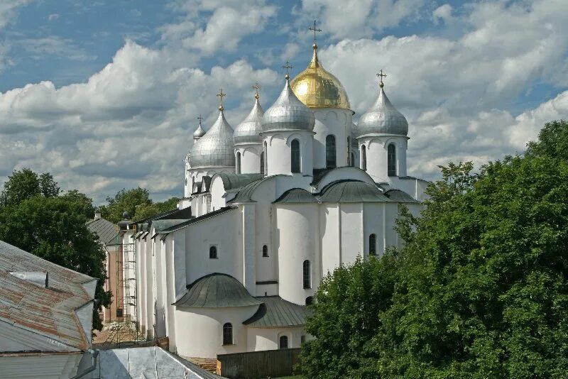 Три великие церкви. Храм Святой Софии в Новгороде 11 век.