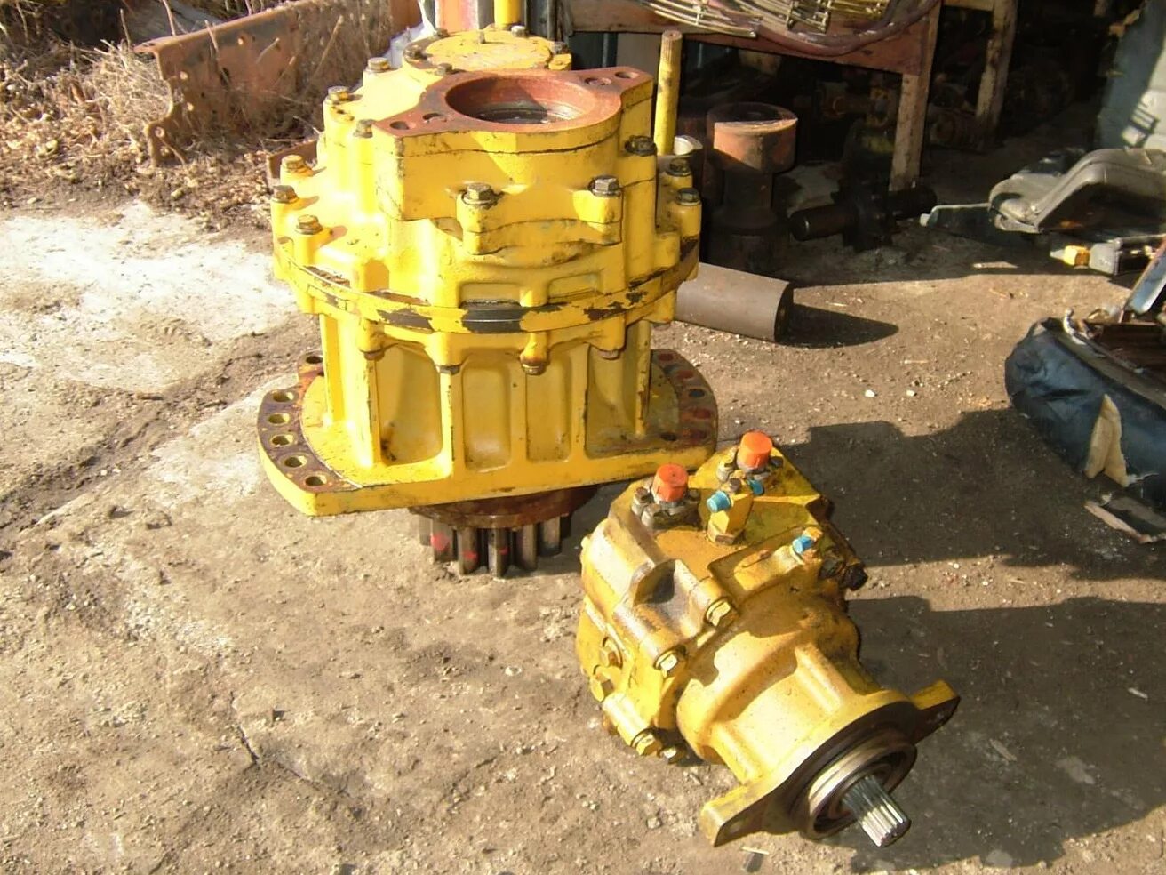 Поворот башни экскаватора. Komatsu pc300 поворотный редуктор. комацу 300 поворотный редуктор. поворотный редуктор экскаватора коматсу 300. гидромотор коматсу 220.