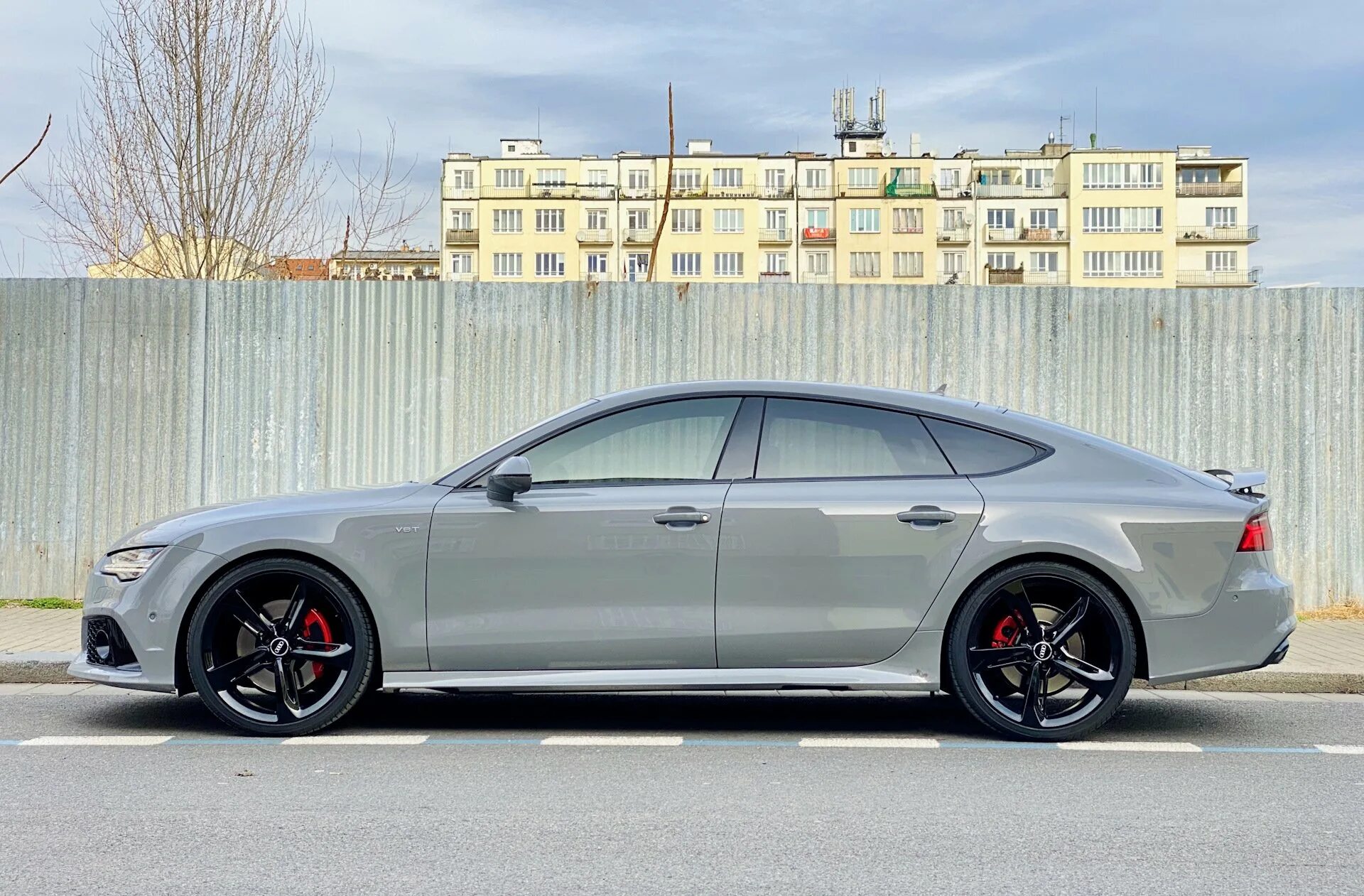 Audi a7 r22. Диски ауди а7. Белая audi a7 r20. Диски audi a7 r20. Диски ауди а7.