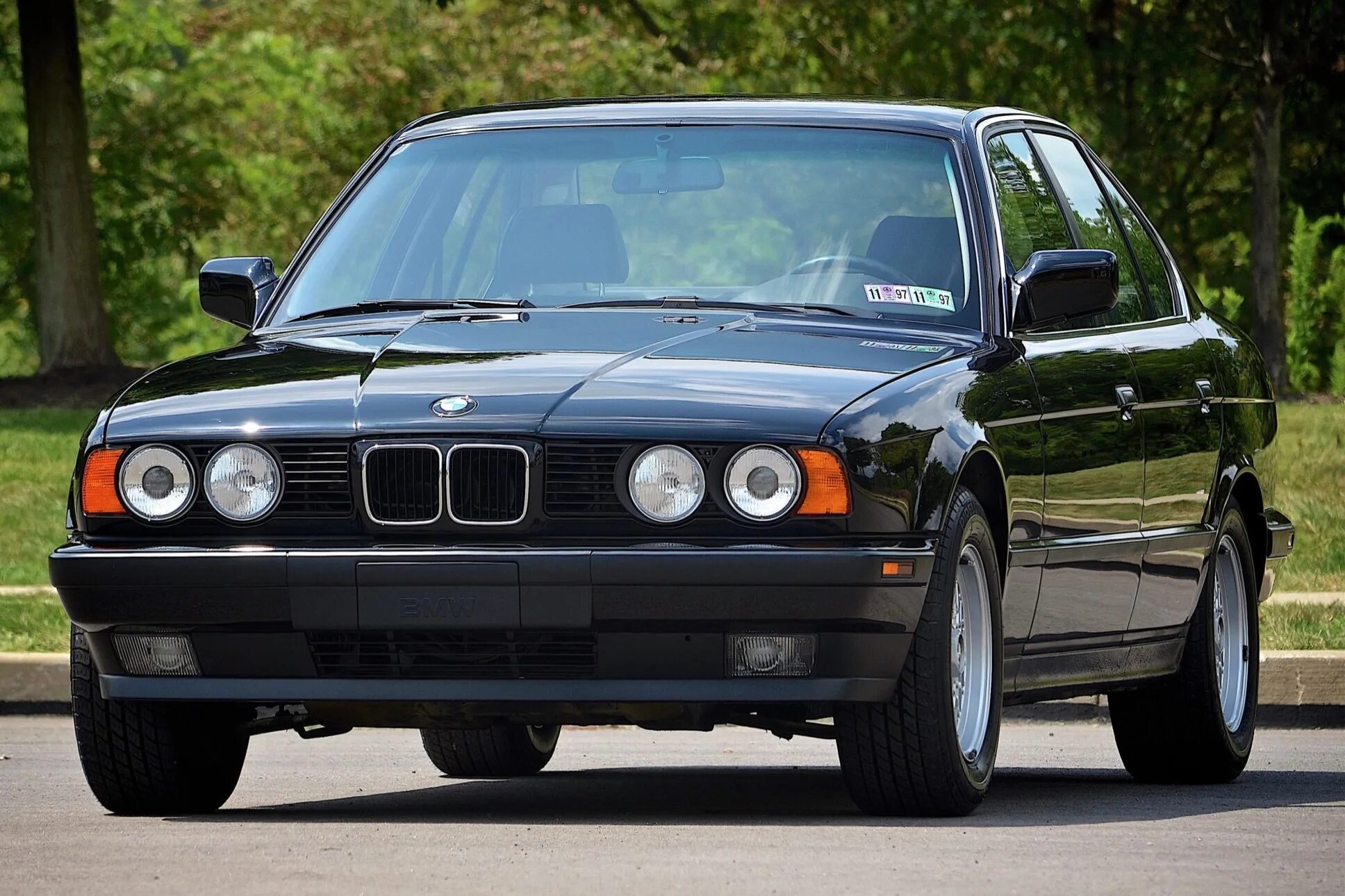 90 пятерка. BMW 535i e34. BMW e34 535. БМВ 90 e34. БМВ е34 535i.