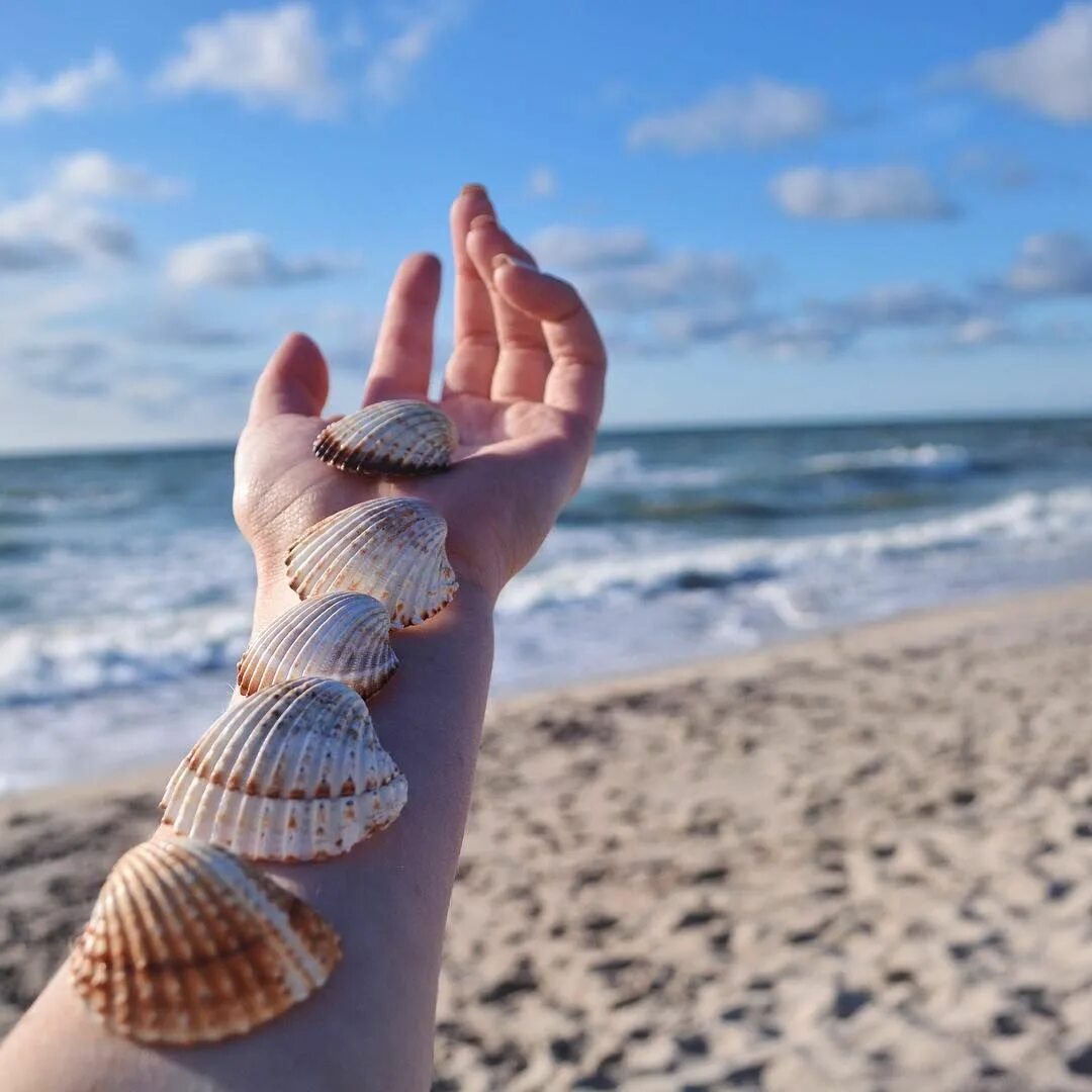 Море везде одинаковое. Фотосессия на море. Красивые морские фотосессии. Креативные фотосессии на море. Креативное море.