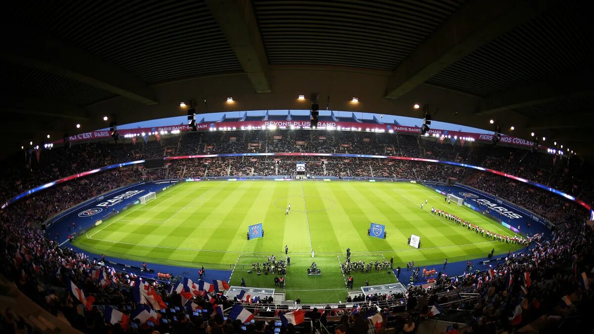 Стадион псж. Стадион Париж сен Жермен. Стадион ПСЖ В Париже. Парк де Франс стадион. Parc des Princes стадион в Париже.