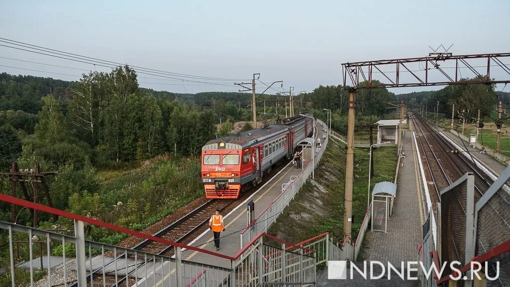 Электричка заводоуковск тюмень. Электричка заводоуковск тюмень. Заводоуковск вокзал жд вокзал. Фирменный поезд тюмень 059е. Заводоуковск жд вокзал поезд.