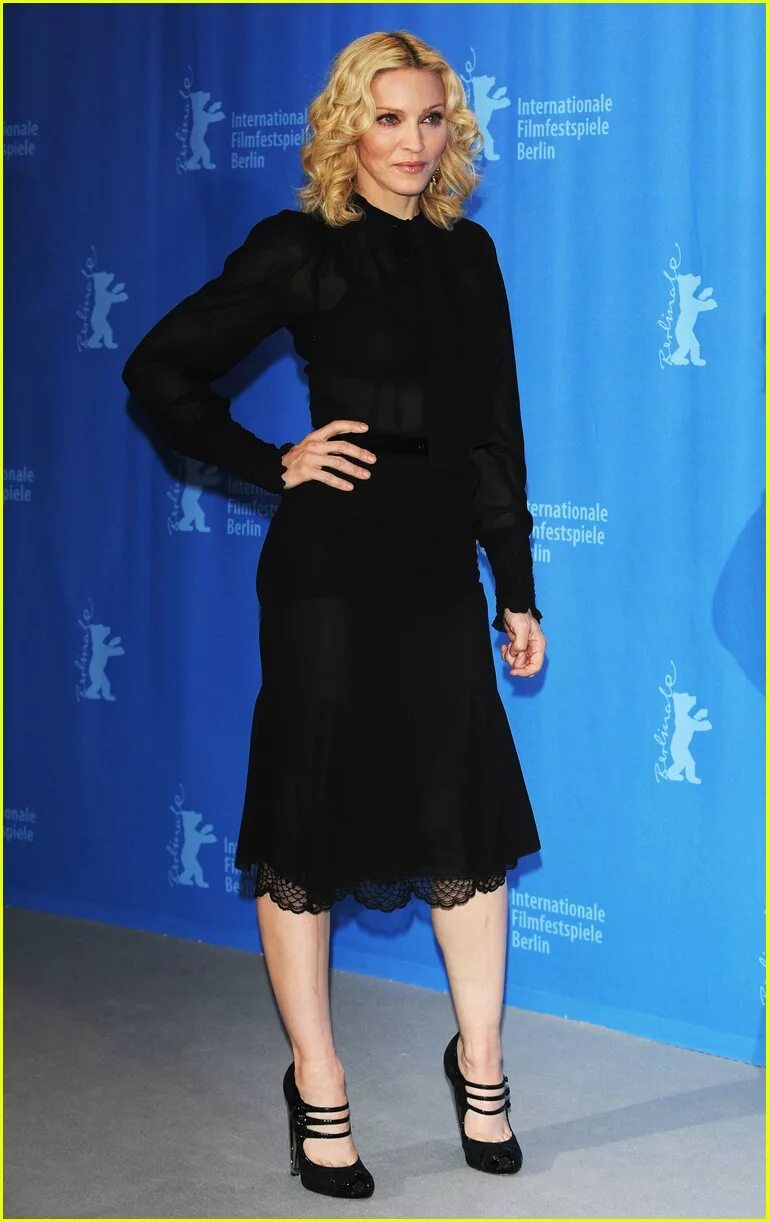 мадонна певица в полный рост. рост мадонны. рост мадонны. рост мадонны. кожаные брюки мадонна.