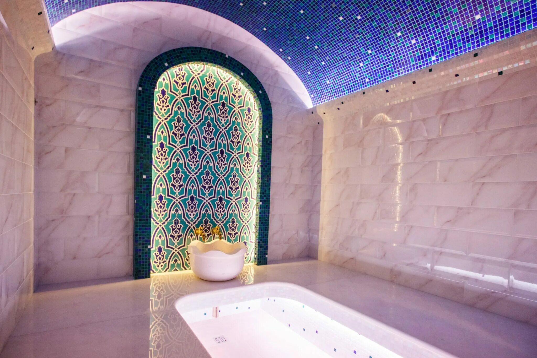 Хамам как правильно. Хамама турецкая баня. aqua urban spa хаммам. турецкая баня хамам 4на2. хамам тюбетейка.