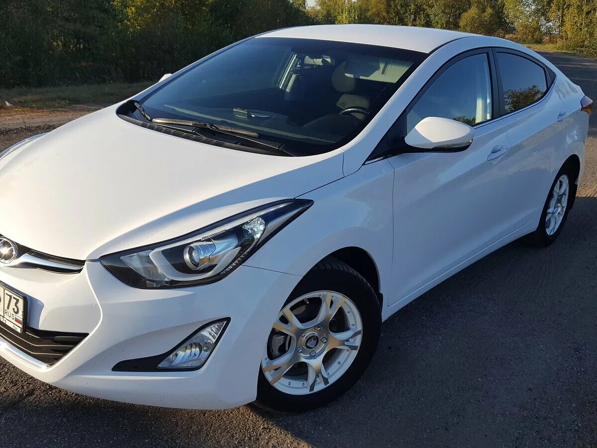 Купить хендай элантра новый. Hyundai Elantra MD 2015. Hyundai Elantra 2015 белый. Hyundai Elantra 5 MD. Элантра 5 поколения.