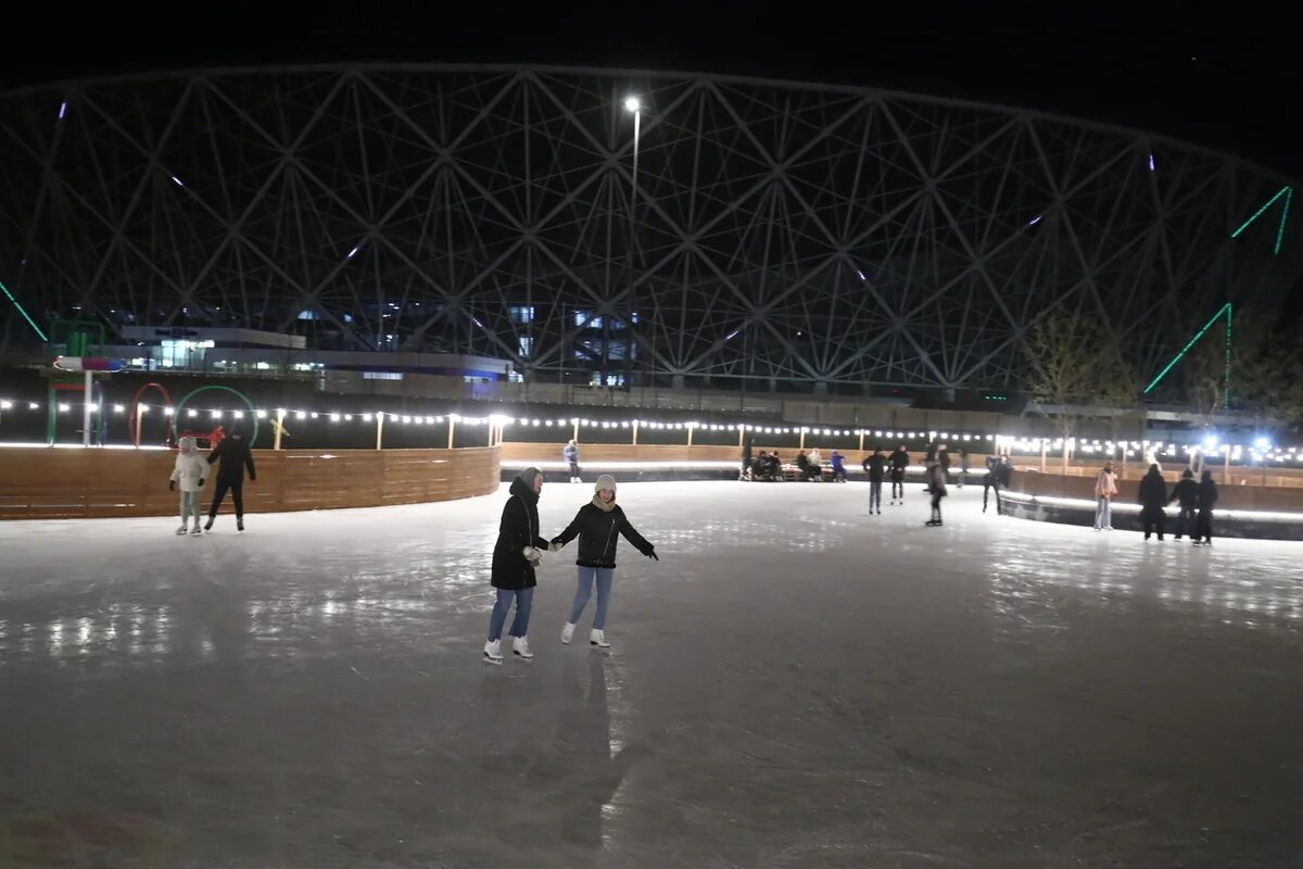 Каток в цпкио 2022. Центральный парк каток 2024. Цпкио каток. Каток в сборе 3903,3204100. Ледовый каток в цпкио волгоград.