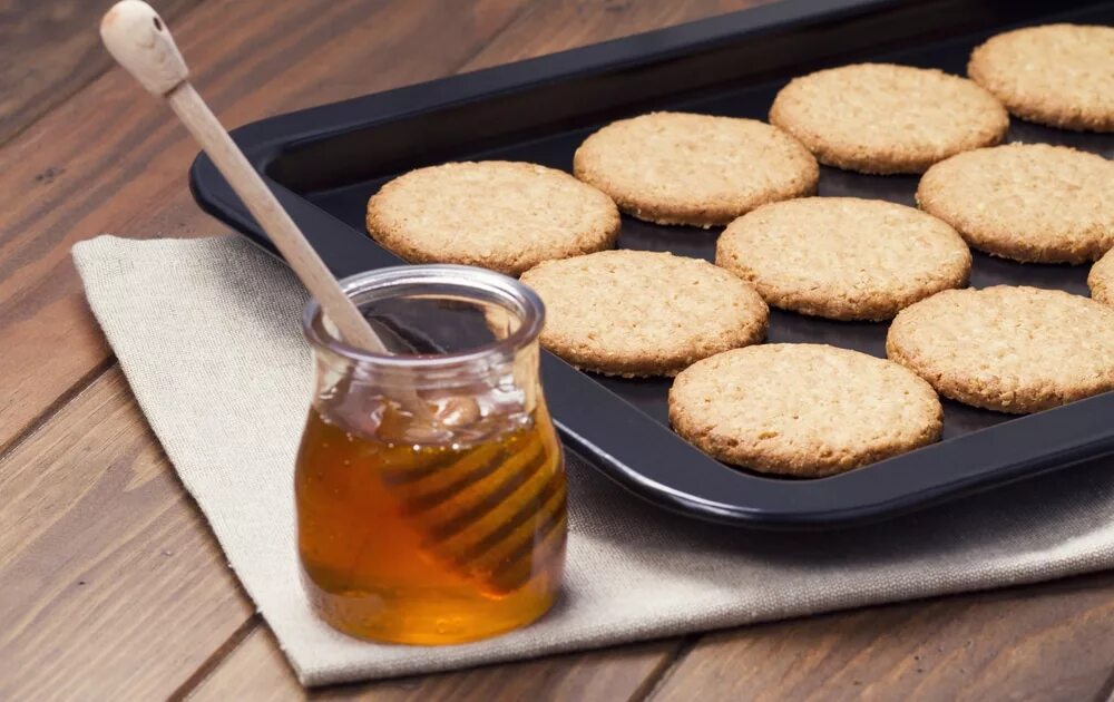 Легкий рецепт с медом. Рецепты на карточках. Рецепты в картинках с описанием выпечка. Легкий рецепт с медом. Легкий рецепт с медом.